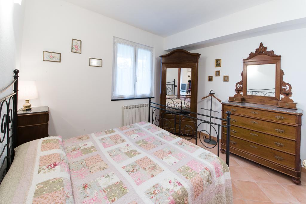 Ferienwohnung Casa Elena Moneglia Zimmer foto